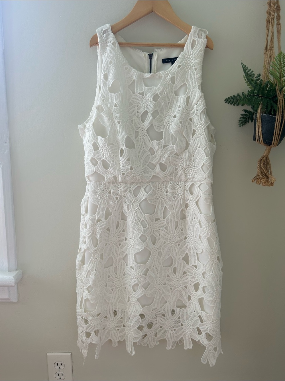 Haute Monde White Chunky Lace Knee-length Dress Woman’s M/L